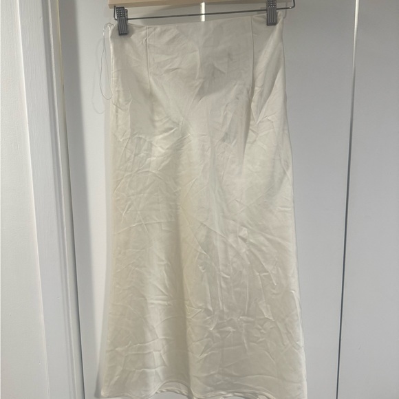 MESHKI Silk Skirt - Picture 5 of 6